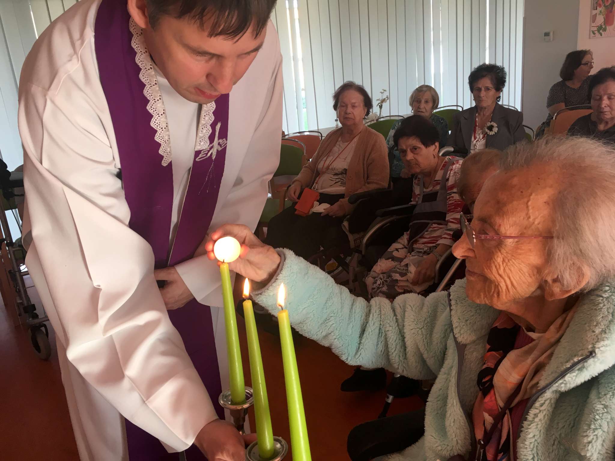 Čas dušiček a vzpomínání v SeniorCentru Olomouc