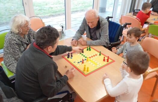 SeniorCentrum Olomouc: Turnaj Člověče, nezlob se s dětmi