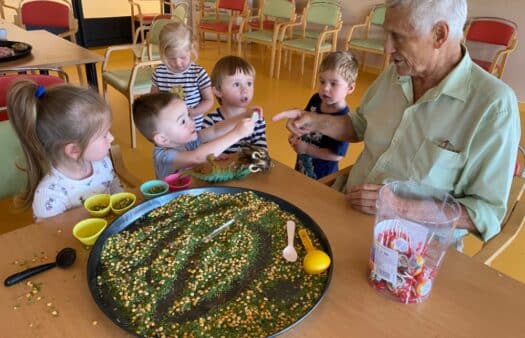 SeniorCentrum Plzeň: Mezigenerační setkání s DS Hangárek