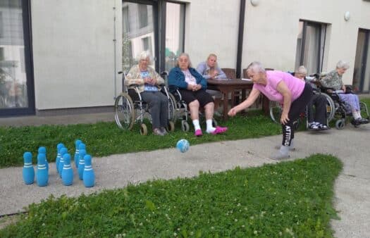 Turnaj v kuželkách v SeniorCentru Slivenec