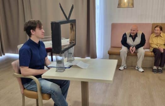 Mezigenerační setkání při autorském divadle v SeniorCentru Šanov