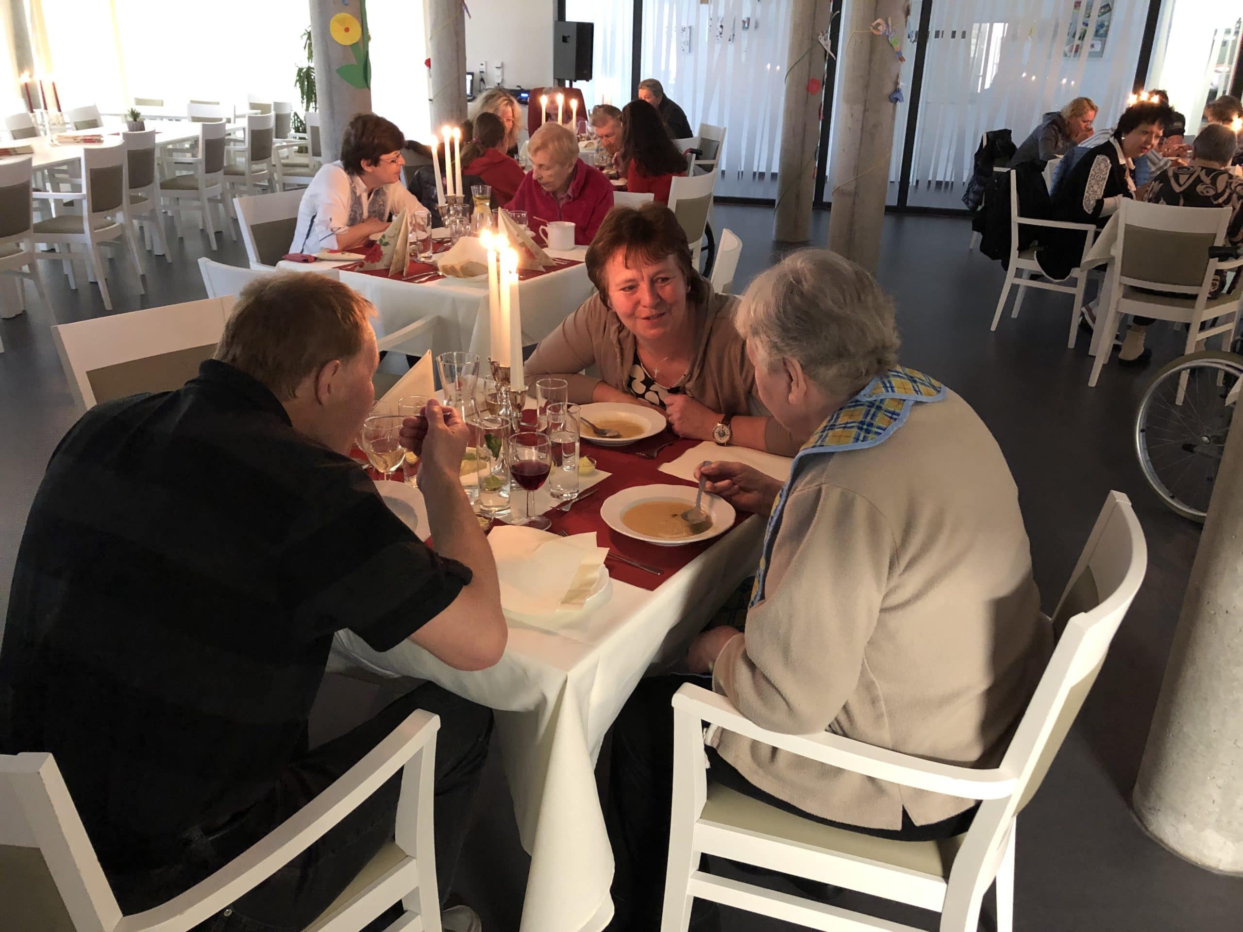 Večeře při svíčkách SeniorCentrum Štěrboholy