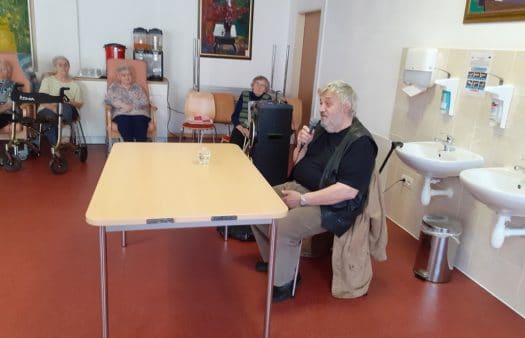 Návštěva spisovatele v SeniorCentru Písek