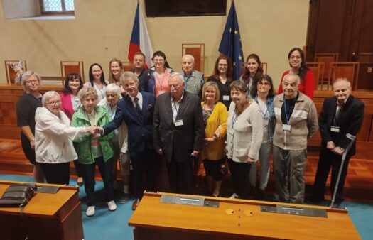 Klienti SeniorCentra Telč na návštěvě Senátu