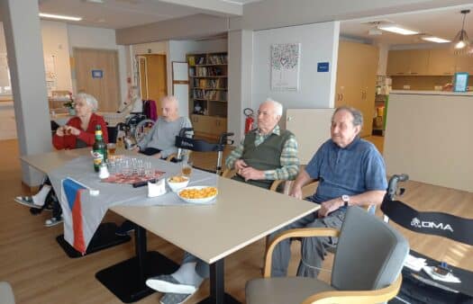 SeniorCentrum Chotěboř: Sledování MS v hokeji