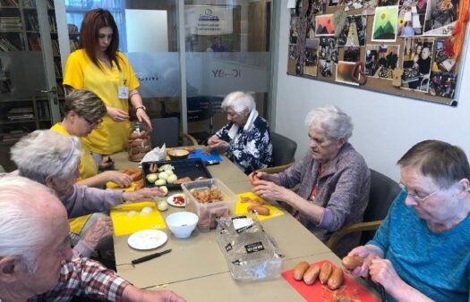 Jak klienti SeniorCentra Chotěboř nakládali utopence