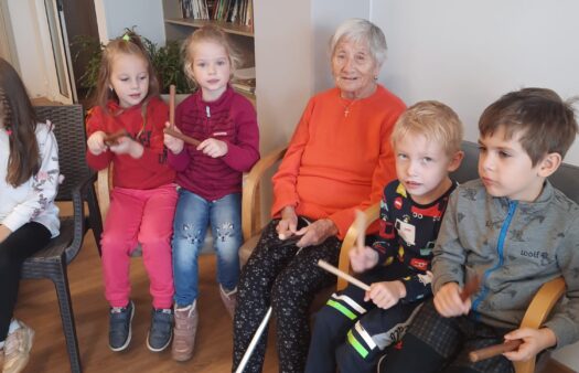 Návštěva předškoláků v SeniorCentru Chotěboř