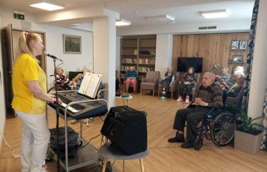Muzikoterapie v SeniorCentru Humpolec