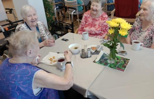 Ochutnávka kvetoucích čajů v SeniorCentru Humpolec