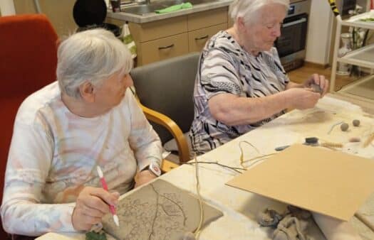 SeniorCentrum Humpolec: Tvoříme, zpíváme a šlechtíme se