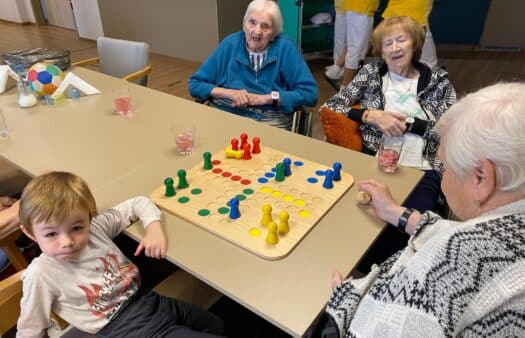 SeniorCentrum Humpolec: Tvoření s dětmi z Bambi