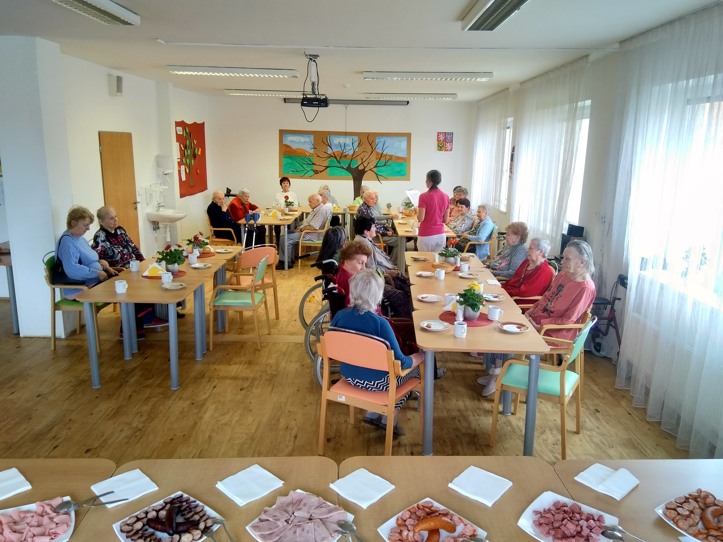 Ochutnávka klobás v SeniorCentru Modřice