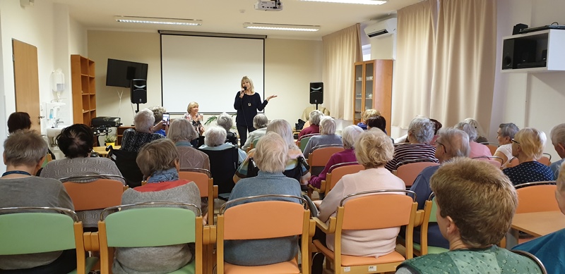 Hudební pořad „Všechny barvy lásky“ v SeniorCentru Modřice