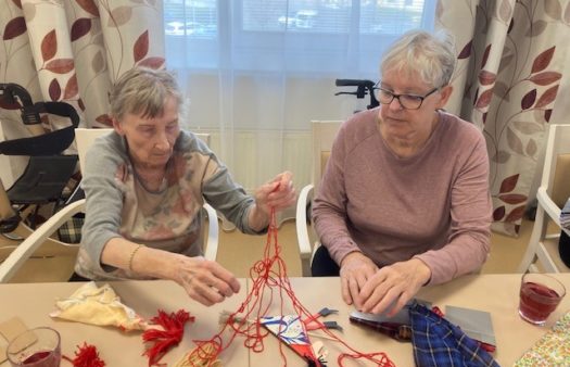 Tvoření čarodějnic v SeniorCentru Modřice