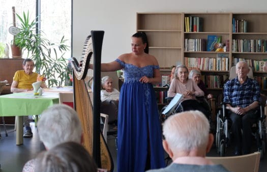 Divadlo i harfový koncert v SeniorCentru Havířov