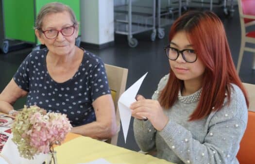Vánoční tvoření dvou generací v SeniorCentru Havířov