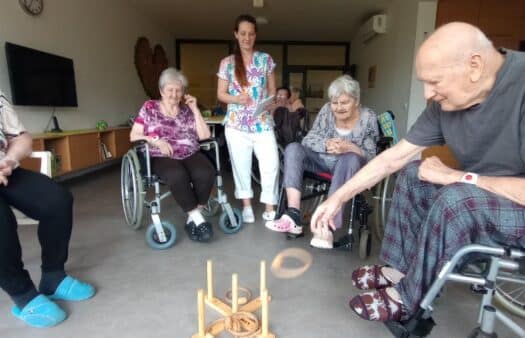 Hraní společenských her v SeniorCentru Hradec Králové