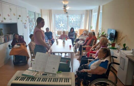 Muzikoterapie v SeniorCentru Hradec Králové