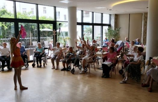 Dobrodinska ballet v SeniorCentru Klamovka