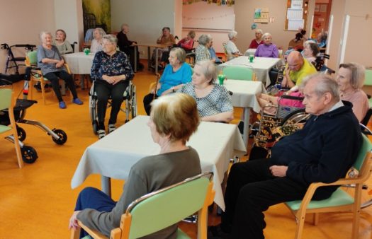 Hudební odpoledne s písničkou v SeniorCentru Terezín