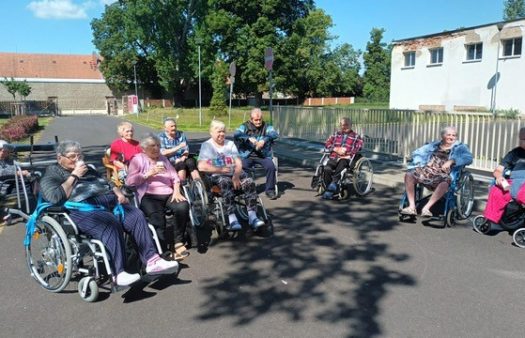 Narozeninové posezení v SeniorCentru Terezín